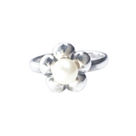 Silver Flower Pearl Ring