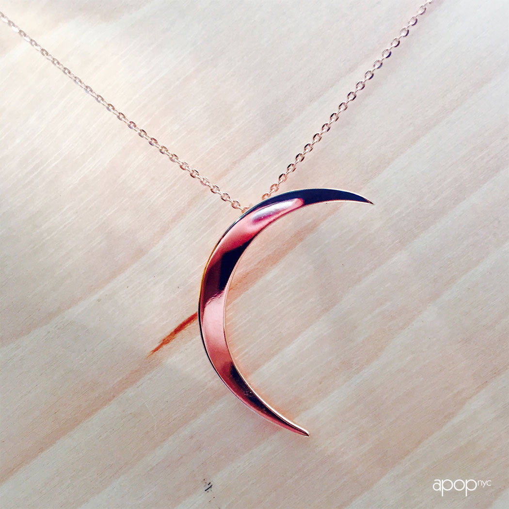 Rosy "Moody Lunette" Moon Necklace