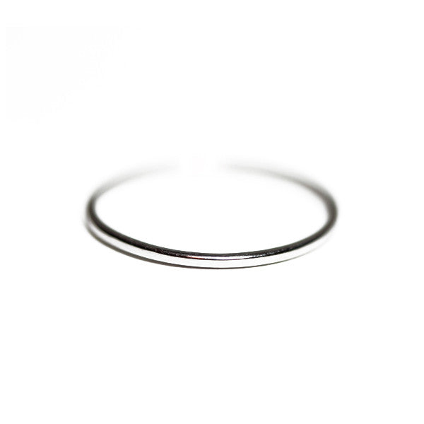 14kt White Gold Thin Band Ring 1mm