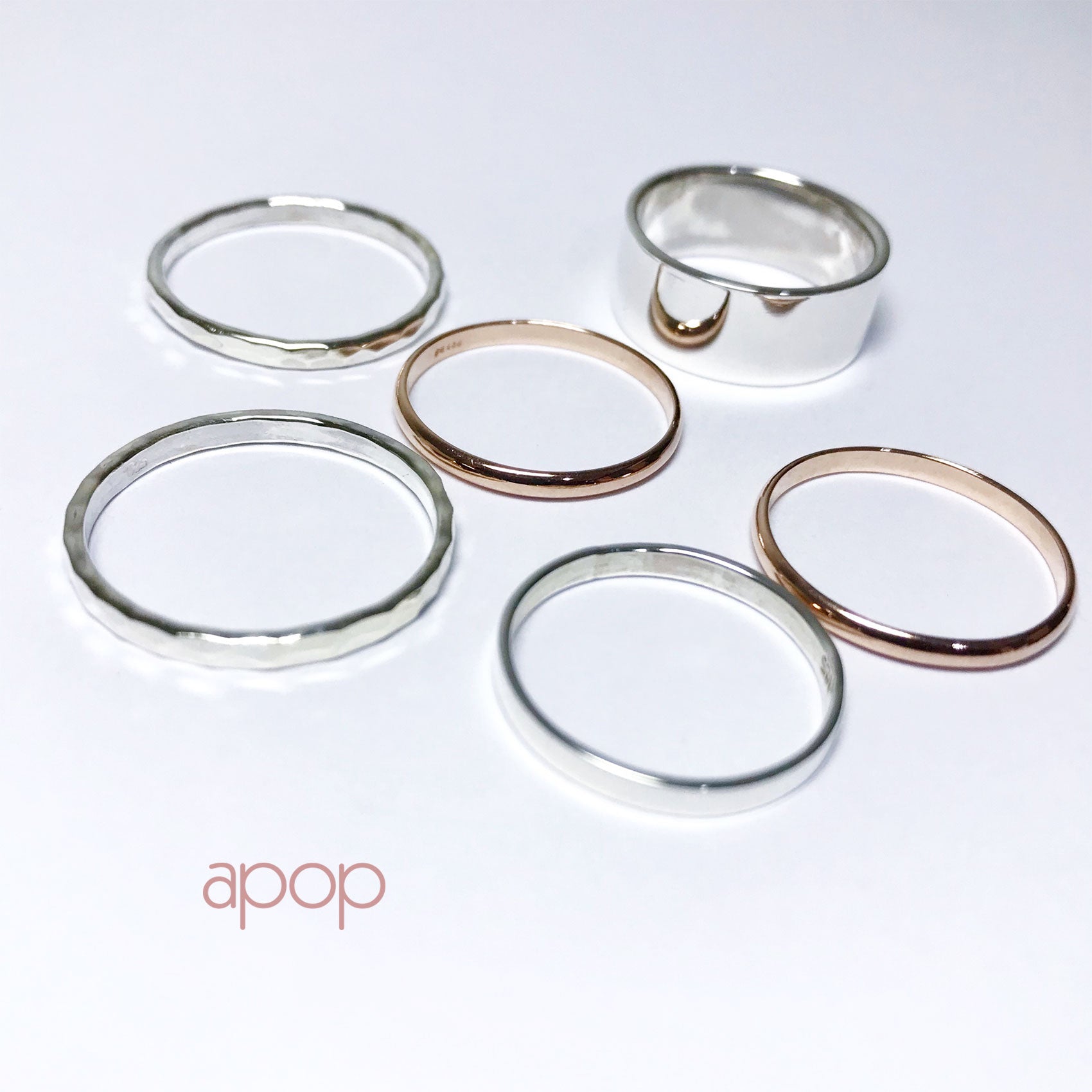 Rosy Classic Simple Thin Band Ring