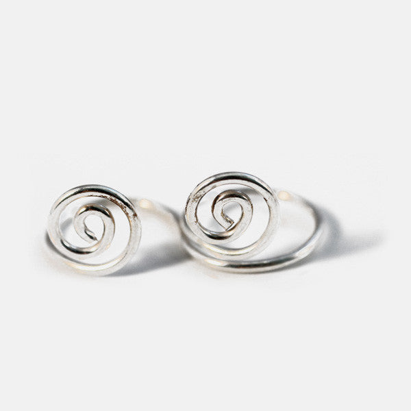 Modern Swirl Sterling Silver Double Finger Ring